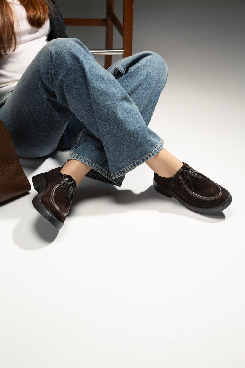 Туфлі на шнурівці