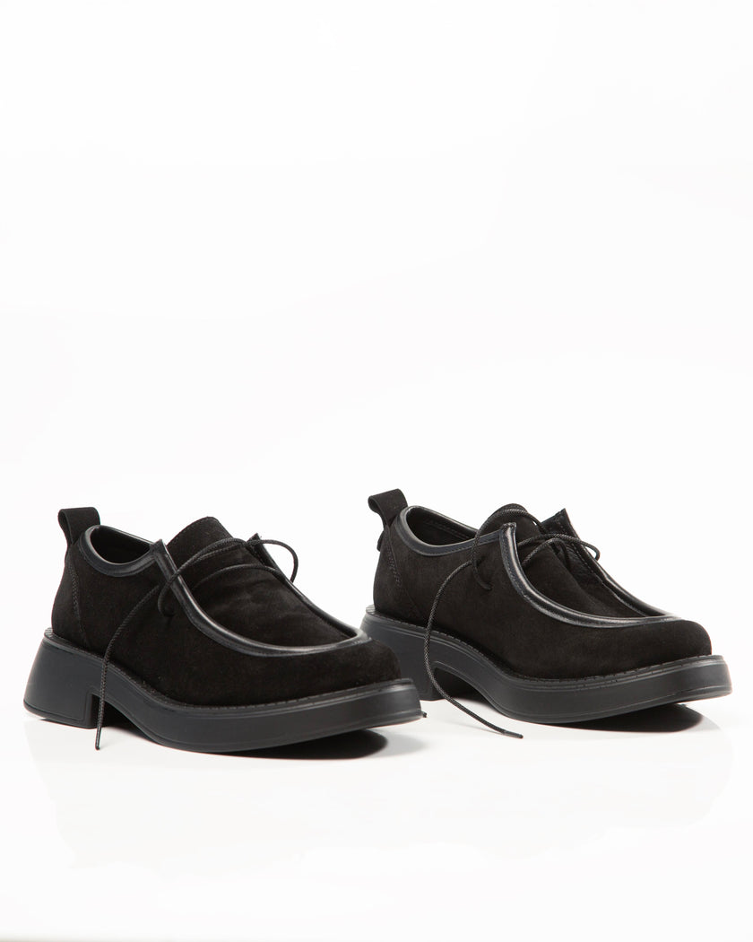 Туфлі на шнурівці