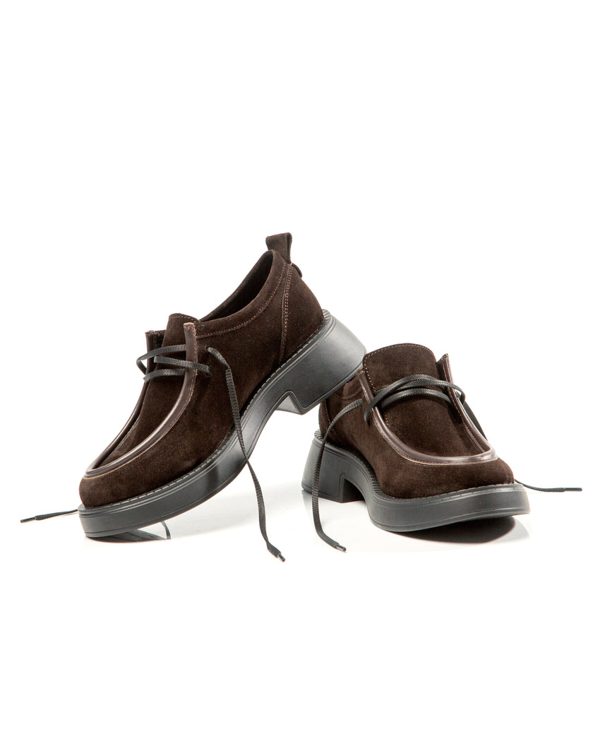 Туфлі на шнурівці